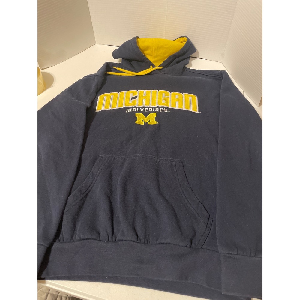 Knights Apparel Michigan Wolverines Hoodie Navy Blue Yellow Mens Small RN 104648